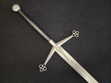 Kingston Arms - Claymore Sword