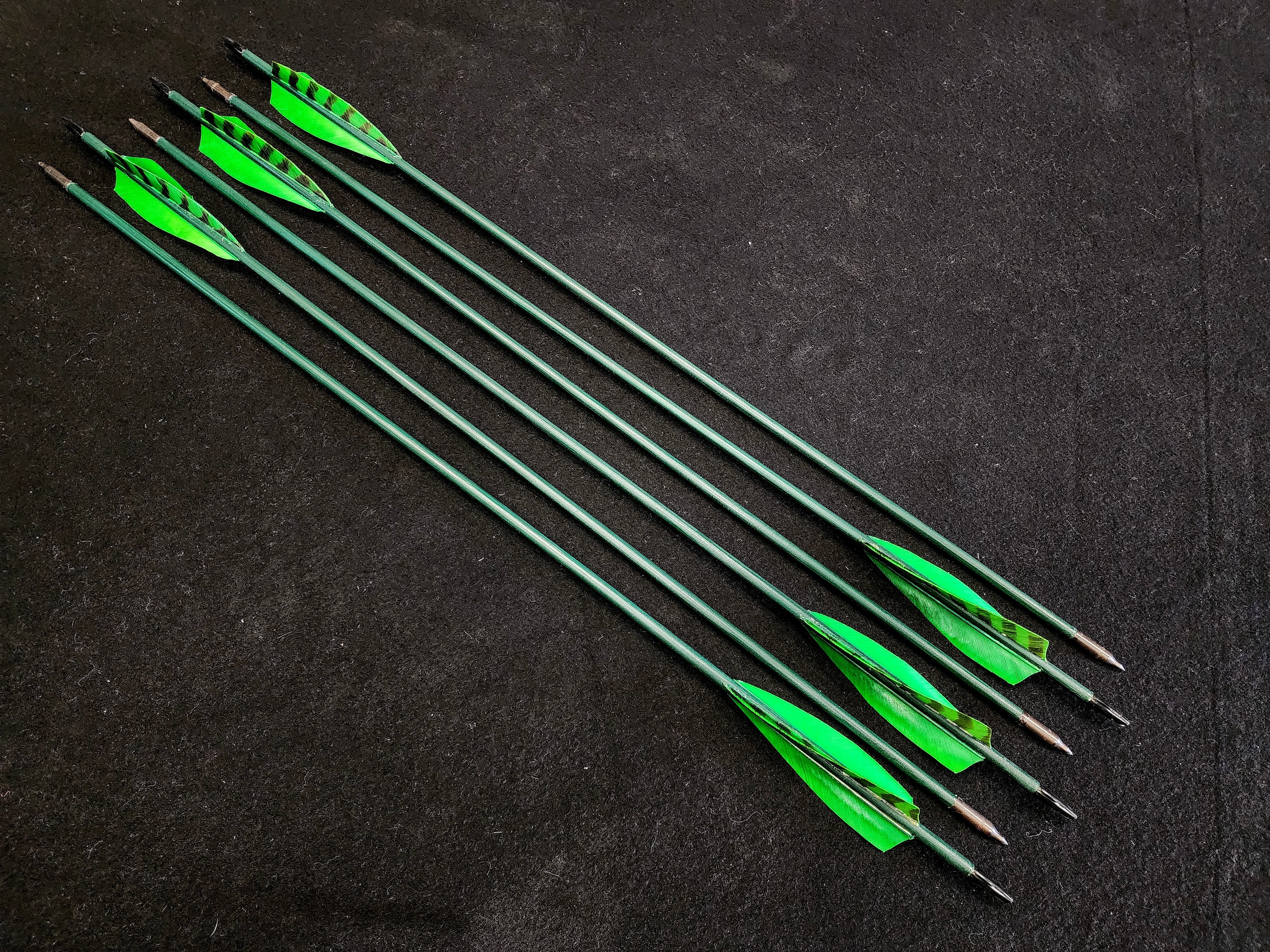 DAC Custom - Hand Fletched Target Point Arrows - Green / Barred (40 - 45# @ 31") (Set of 6)
