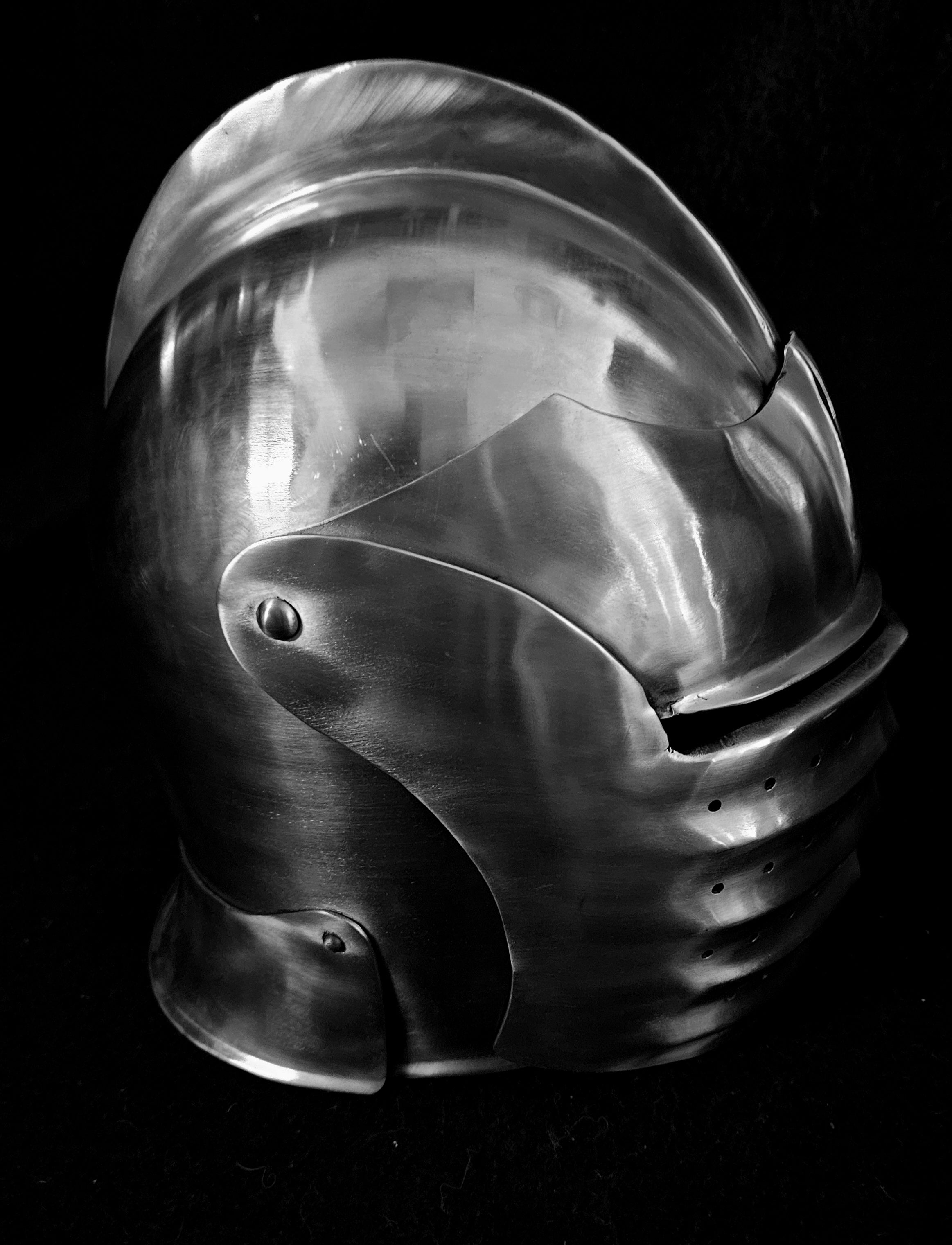 Closed Bellows-Face Burgonet