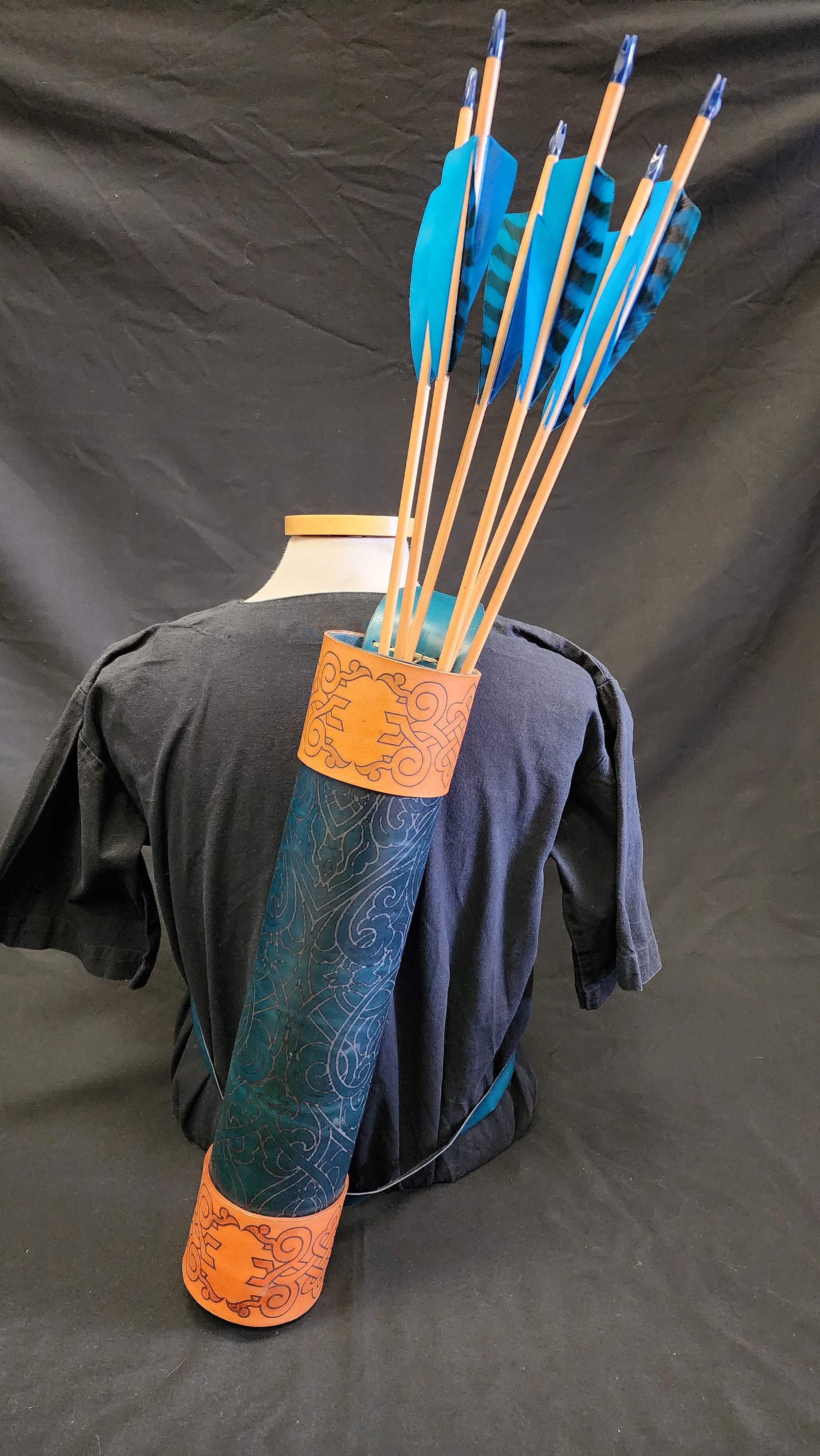 DAC Custom - Leather Back Quiver - Blue / Brown - Victorian