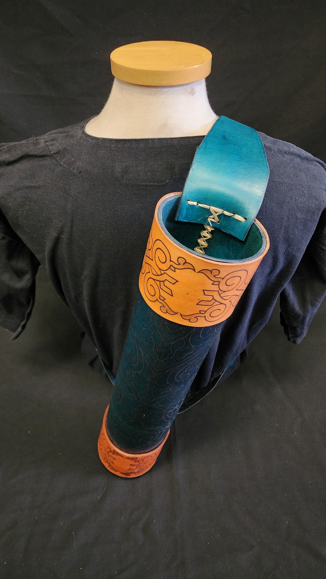 DAC Custom - Leather Back Quiver - Blue / Brown - Victorian