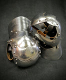 Clamshell Gauntlets