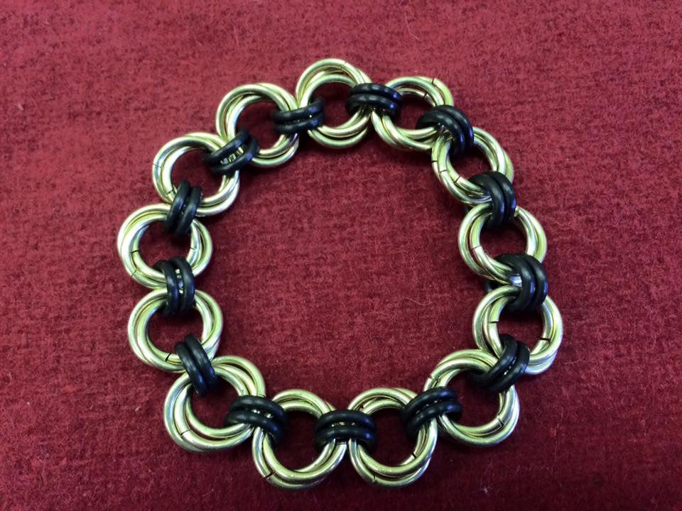 DAC Handmade - Bracelet - Stretchy - Mobius Chain