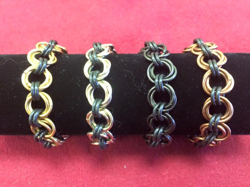 DAC Handmade - Bracelet - Stretchy - Mobius Chain